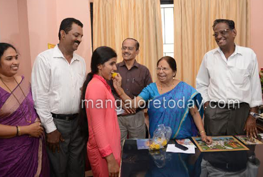 Rashmitha of Sharada Vidyalaya is II  PUC (Commerce) topper 1